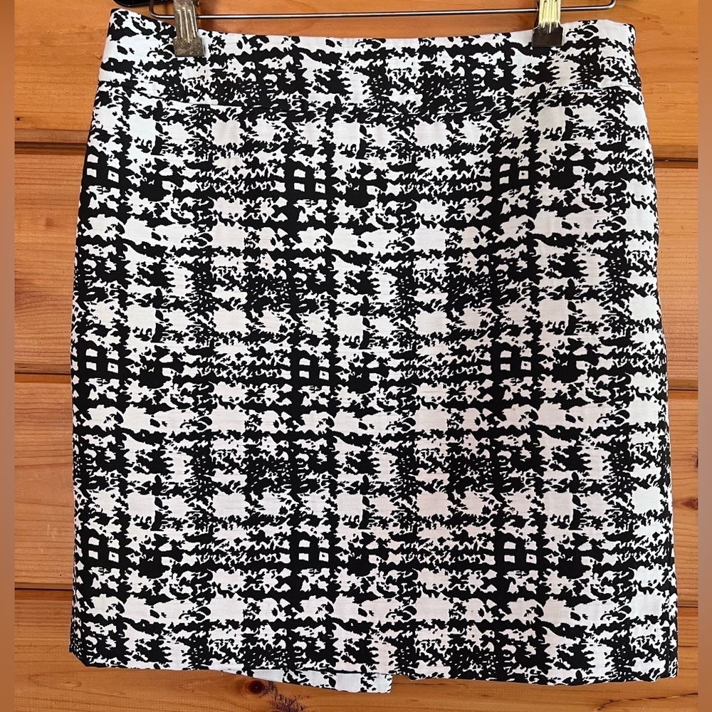 Ann Taylor Factory, Black/White Skirt, size 6